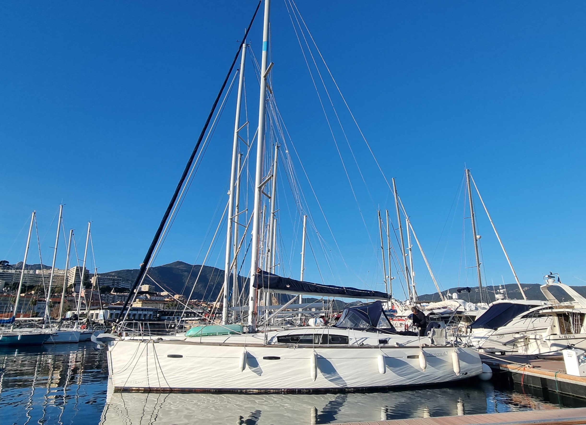 slider 0 Beneteau Oceanis 43